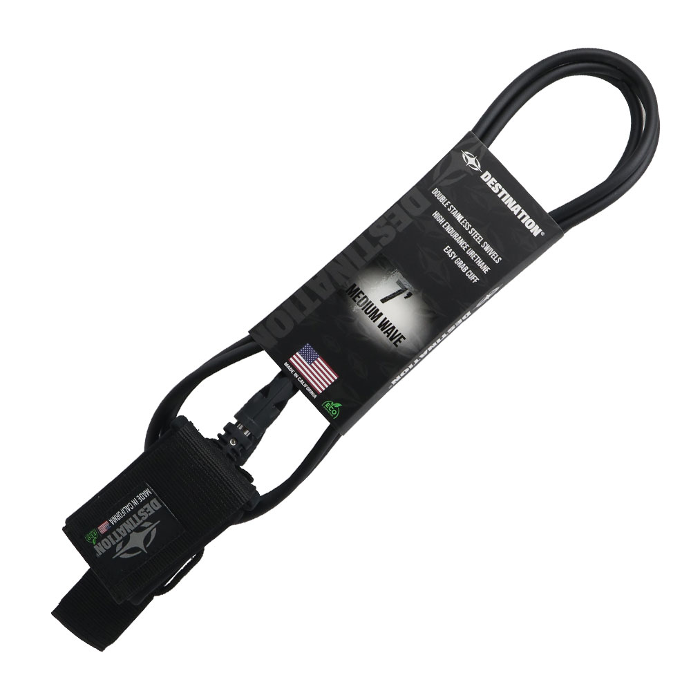 THE FUTURE OF SUSTAINABLE LEASHES IS HERE環境への配慮と、サーフィンに求められるパフォーマンスを両立した次世代のサステナブルリーシュ。EcoPureネオプレンテクノロジーを採用し、水中での耐久性を維持しながら、廃棄後は埋立地で自然な分解を促進するよう設計されています。すべてはMADE IN USA。高強度のUSA製ウレタンコードと、マリングレードのステンレス製ダブルスイベルを採用し、優れた強度と快適性、絡まりを抑えたスムーズなライディングを実現します。■ 洗練された主な特長 EcoPure ネオプレン水中での耐久性を維持しながら、廃棄後は自然な分解を促進するEcoPure ネオプレンを採用。マリングレード・ステンレス製ダブルスイベル高品質なマリングレードのステンレス製ダブルスウィベルを採用。リーシュのねじれや絡まりを抑え、スムーズなライディングをサポートします。USA製ウレタンコード高い強度と優れた衝撃吸収性を備えた100%USA製ウレタンコードを使用。MADE IN USA ハンドメイドすべてのリーシュはアメリカで一つ一つハンドメイド。熟練した職人による丁寧な手作業で、高い品質と信頼性を実現しています。Ride Hard. Tread Lightly。ボードを守り、海を守る。 DESTINATION ECO LEASHは、サーフィンを楽しみながら、より良い未来を考えるための次世代リーシュです。■ 仕様生産地 Made in USAサイズ 直径　 スモール　5.5mm ミディアム　7mm