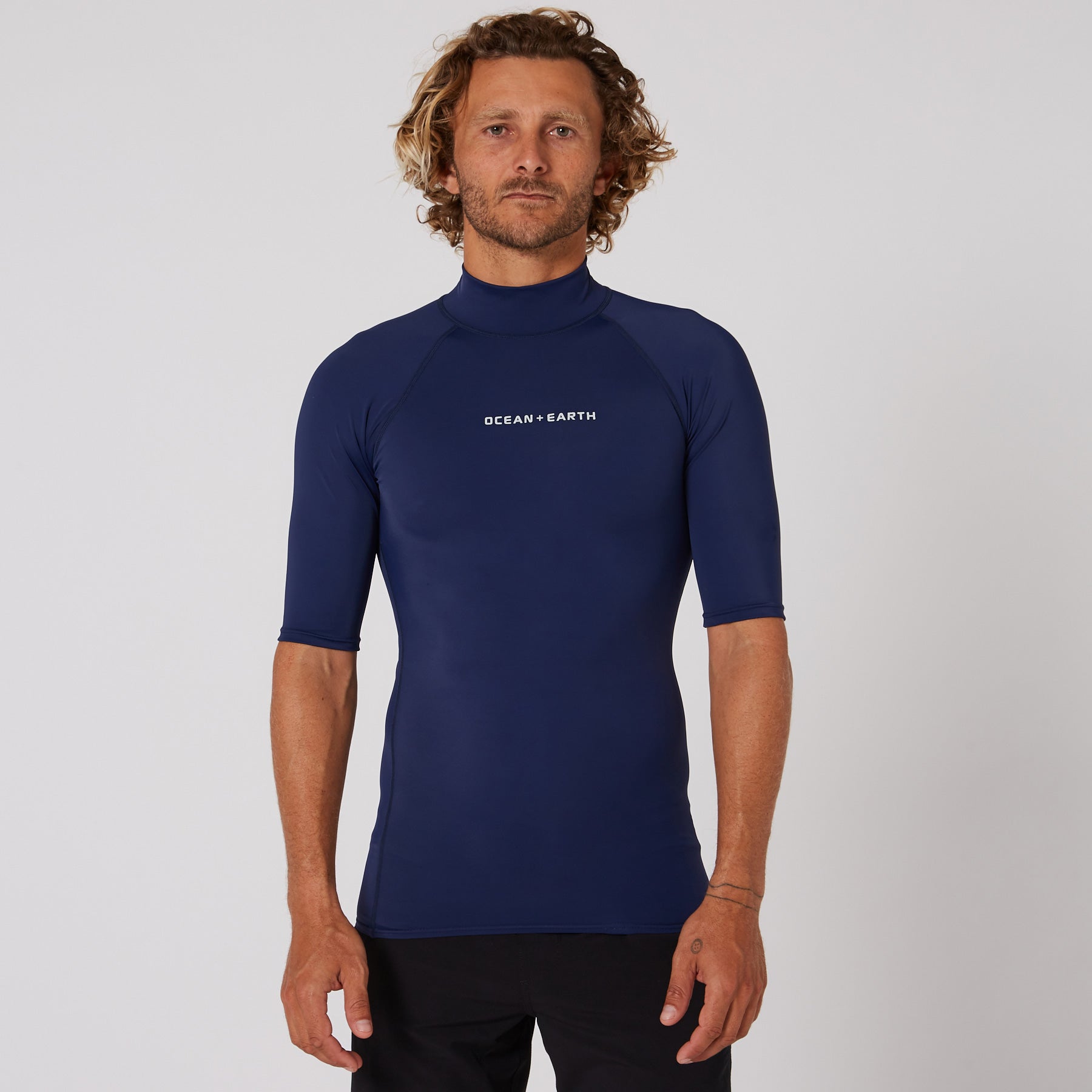 O&E RASH GUARD MENS SCRIPT S/S MIDNIGHT INK 半袖ラッシュガード サーフィン OCEAN&EARTH