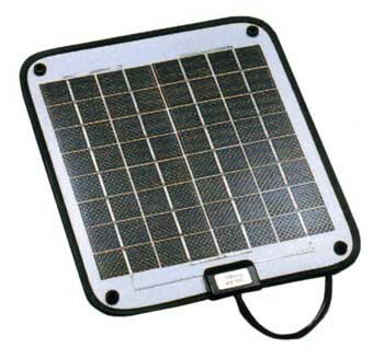 ■最大出力：24.8W　動作電圧：16.0V　動作電流：1.55A■サイズ：504×552×35(mm)　重量：3.0(kg)■適合バッテリー：120A〜150A■付属品：過充電防止器＜備考＞■マリン専用に開発されたモデルで、各コーナーにボルト穴を配し、取付が容易にできます。SHシリーズは耐蝕アルミフレーム・強化ガラスを採用して高耐久性を実現しました。無限の太陽光で常に補充電をしバッテリーを長持ちさせます。