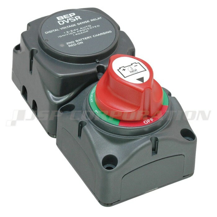 ■電圧：12V■リレー電圧：13.7V(閉)、12.8V(開)■VSRタイプ：シングル●エンジン1基で2個のバッテリーを充電したい時のバッテリースイッチのセットです。●エンジン始動時は、リレーが開いてメインバッテリーのみの充電が行われ、メインバッテリーの電圧が13.7Vになるとリレーが閉じ、アクセサリーバッテリーを充電します。●エンジン停止後は電圧が通常の状態(12.5V程度)に戻るとリレーが開き、アクセサリーバッテリーも分離されるので電気の逆流を防止します。●緊急時に便利なエマージェンシーパラレルスイッチが装備されているので、バッテリー同士をジャンピングコード無しで簡単に接続できます。