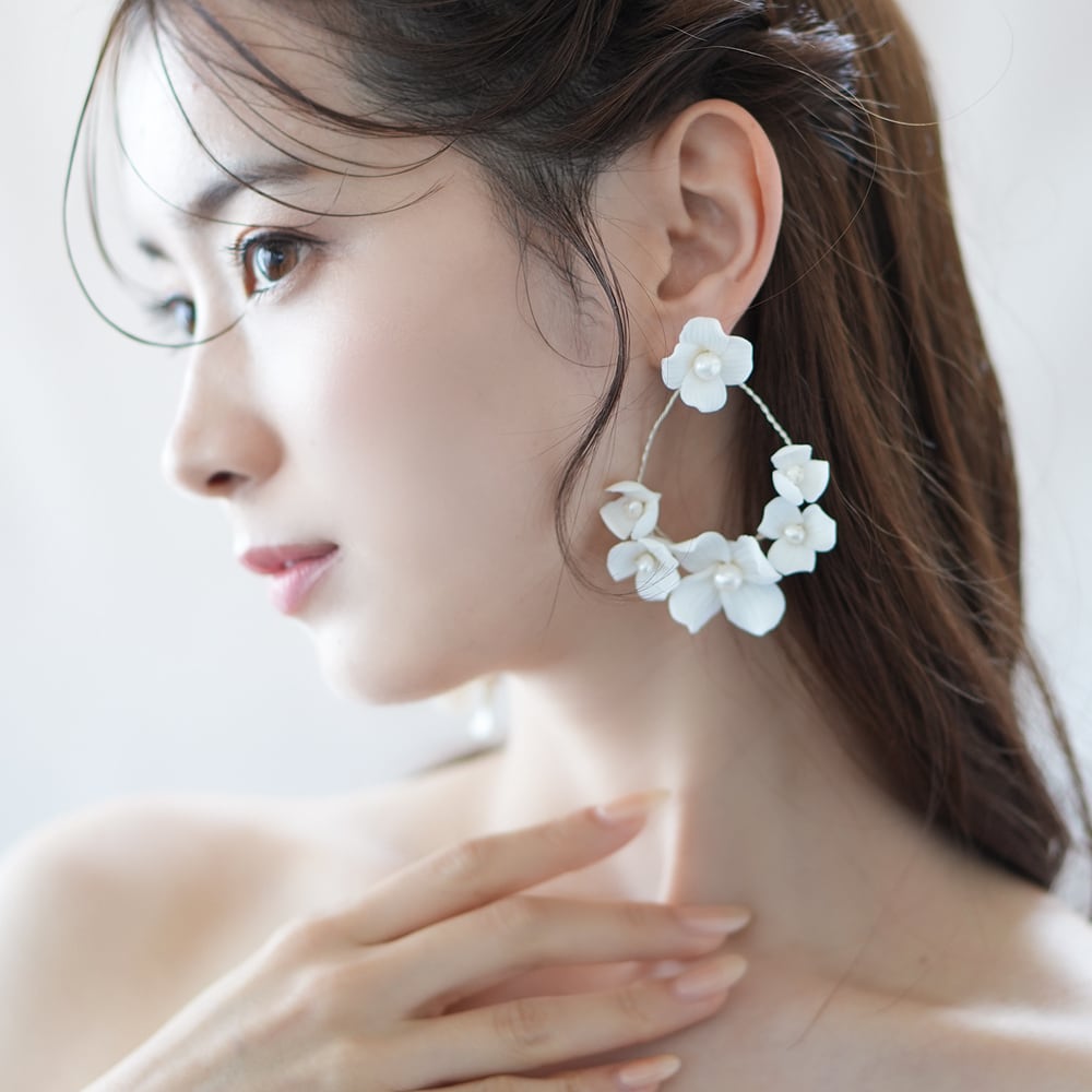 【STELLA BRIDAL公式】ブライダル イヤリング ピアス ブラン アンジュ リースブーケ|ホワイト フラワー お花 パール 真珠 小枝 ウェディング 大...