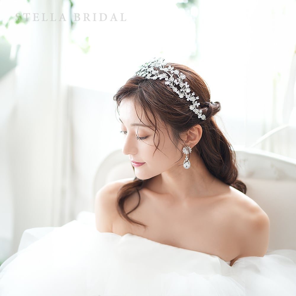 STELLA BRIDAL楽天市場店の【STELLA BRIDAL公式】ブライダル ヘッドドレス ティアラ デイジー｜ヘアアクセサリー ウェディングアクセサリー ブライダルアクセサリー ウェディング ビジュー 大ぶり ロング 花嫁 結婚式 人気 ステラブライダル｜アングル3