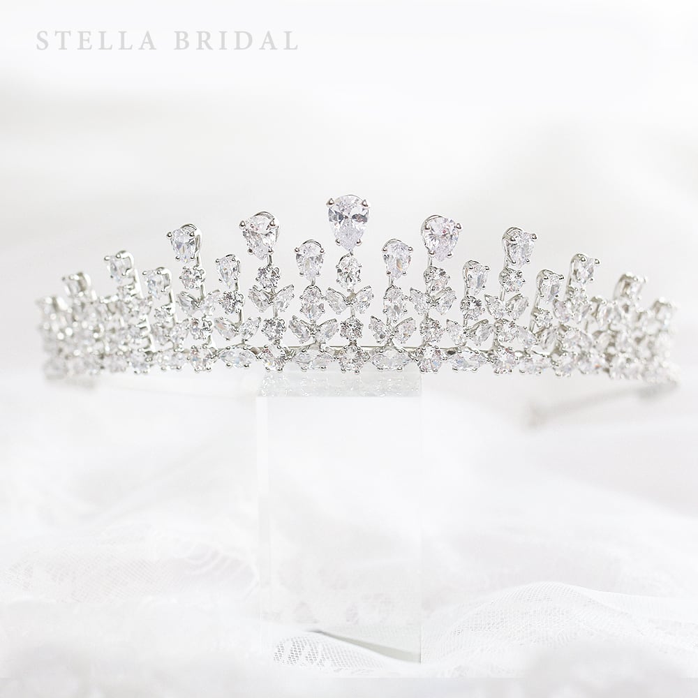【STELLA BRIDAL公式】エレーヌ III ジルコニア ブライダル ティアラ |キュービック ビジュー 大ぶり ブライダル 花嫁 結婚式 挙式 可愛い ...
