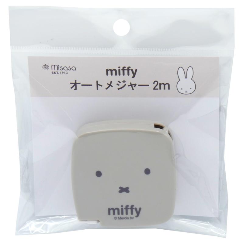 ミササ (misasa) 手芸 道具 miffy ミッフィー オートメジャー 2m No. 19050便利な2mメジャーです。巻きぐせのつかないグラスファイバーテープを使用しています。サイズ：53×53×18mm材質：ABS樹脂（ケース）・グラスファイバーPVCコート（テープ）lllustrations Dick Bruna　 copyright Mercis by,1953-2025