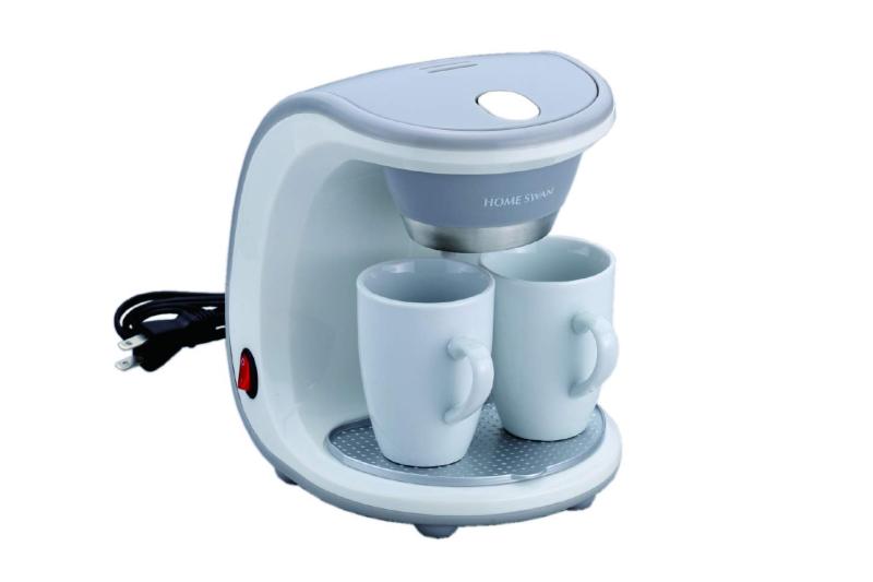 HOME SWAN ホームスワン コーヒーメーカー 2カップ SCM-02 ホワイト 4カップ以下サイズ:約W180×D165×H220mm本体重量:約970g素材・材質:本体樹脂部/ポリプロピレン、カップ/陶器電源:AC100V 50/60Hz消費電力:450W期間:1年間セット内容・付属品:本体、マグカップ×2個、メッシュフィルター、計量スプーン容量:約300mlコード長:約1m原産国:中国; 容量: 2杯