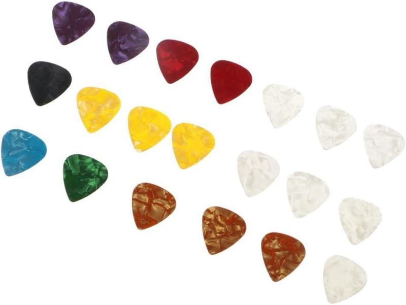 20枚 プラスチック ギター アコースティック エレキギター ピック 0.46mmセット内容：アコースティックギターとエレキギター両用のピック20枚セット。厚さ0.46mmの薄型設計素材：耐久性のあるプラスチック製で、クリアな音色を実現演奏性：薄めの0.46mm厚により、繊細なアルペジオやストロークに最適使用用途：アコースティックギター、エレキギター、ウクレレなど様々な弦楽器に対応携帯性：コンパクトで軽量なため、ギターケースやポケットに入れて持ち運び可能