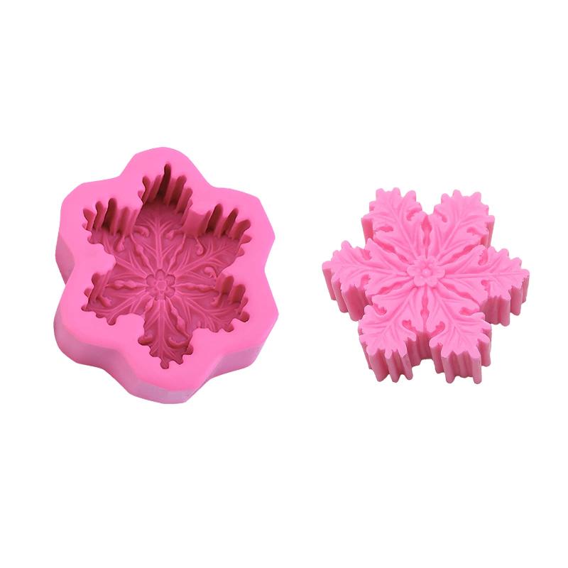 雪の結晶 シリコンモールド 冬 エンジェル シリコン型 手作り 石鹸 レジン型 モールド 抜き型 お菓子 クリスマス 樹脂 粘土 ハンドメイド キャンドルモールド 石鹸【雪花 シリコンモールド】雪の結晶型のアロマテラピーオーナメントが作れます。 DIY 作品は、友人への贈り物に最適です。 アロマテラピーとして空気をリフレッシュしたり、部屋を飾ったりしてください。【素材】高品質のシリコン素材を使用しており、柔らかく伸縮性があります。 したがって、脱型工程を容易に行うことができます。【サイズ】モールドのサイズ：8cm*3cm、完成品约 ：2.3cm*6.5cm。【自由にDIY】自分の好きなビーズ、ドリル、ドライフラワー、スパンコール、金箔などを型に入れることができます。異なる色の雪花を作ることができます。【幅広い用途】キャンドル、アロマテラピー、石鹸、石膏、各種粘土などに幅広くご利用いただけます。誕生日、記念日、感謝祭、バレンタインデー、正月などに家族や友達への温かい贈り物。