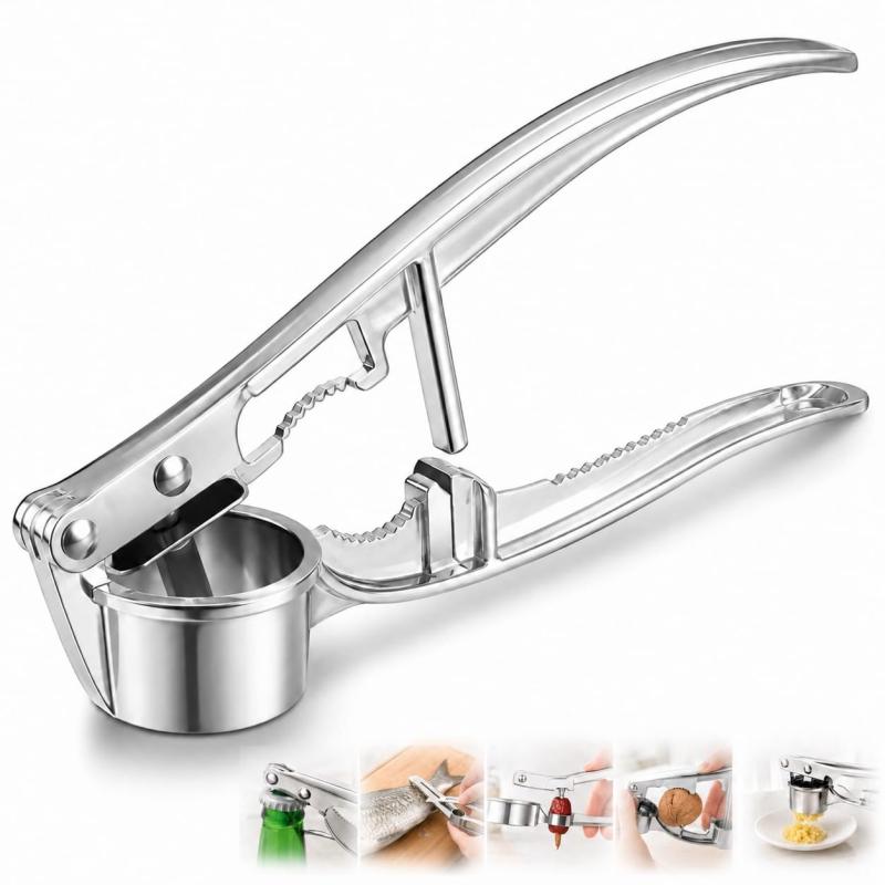 Festov ガーリックプレス にんにくつぶし器 ステンレス製 手動 にんにくみじん切り器 多機能キッチンツール 栓抜き付き クルミ割り器付き 滑りにくいハンドル お手入れ簡単 料理下ごしらえ【手を汚しにくいガーリックプレス】 にんにくを包丁で細かく刻む手間を減らし、手に直接触れる機会を抑えながら下ごしらえできます。にんにくつぶし器として、餃子、パスタ、炒め料理、肉料理など毎日の料理準備に便利です。【簡単な手動操作で料理準備をサポート】 にんにくをセットしてハンドルを押すだけのシンプル構造。包丁で細かく刻む作業をサポートし、にんにくみじん切りやつぶし調理に活用できます。握りやすいハンドル形状で、日常のキッチン作業に取り入れやすい設計です。【便利な補助機能付きキッチンツール】 ガーリックプレス機能に加え、栓抜き・クルミ割り器・魚の鱗取り機能を搭載。料理中によく使う小さな作業を1本でサポートし、キッチン収納の負担を軽減します。【幅広い料理の下ごしらえに】 にんにくを使用する料理の準備におすすめ。餃子、パスタ、炒め物、肉料理など、香りづけや下味作りなど毎日の料理シーンで活躍します。家庭用キッチンで使いやすい手動タイプです。【使いやすさを考えたキッチン設計】 シンプルな手動構造で扱いやすく、使用後のお手入れも簡単です。料理後は汚れを落とし、清潔な状態で保管してください。毎日の調理で使いやすいコンパクトなキッチンツールです。