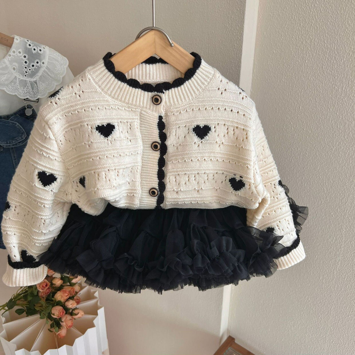 楽天stellashopカーディガン キッズ 子供服 女の子 ハート柄 ニット セーター ジュニア ベビー服 アウター トップス 長袖 韓国子ども服 上着 カットソー おしゃれ 可愛い 入園 入学 幼稚園 小学生 90 100 110 120 130cm 春秋冬 誕生日 プレゼント お出かけ