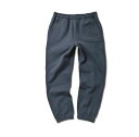 222-027020-BL / AKTR / AKTR LOGO SWEAT PANTS / スウェットパンツ / アクター AKTR AKTR design：ワンポイントのAKTRのボックスロゴが刺繍されたスウェットパンツ。程よくゆとりのあるシルエット。シンプルなデザインなのでどのような服にも合わせやすく、スポーツでもライフスタイルでもシームレスに着用可能。function：軽さと温かみのある厚手の裏起毛のスウェット生地を使用。material：コットン71%、ポリエステル29%モデル：180cm / 着用サイズ：L 【在庫がある場合】2日〜3営業日以内に発送します。 1