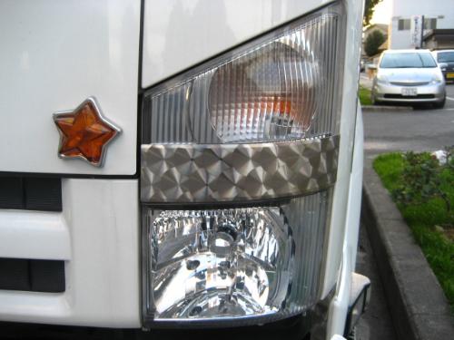 いすゞ2t/4t 07エルフハイキャブ/07フォワード アイライン（R/L）