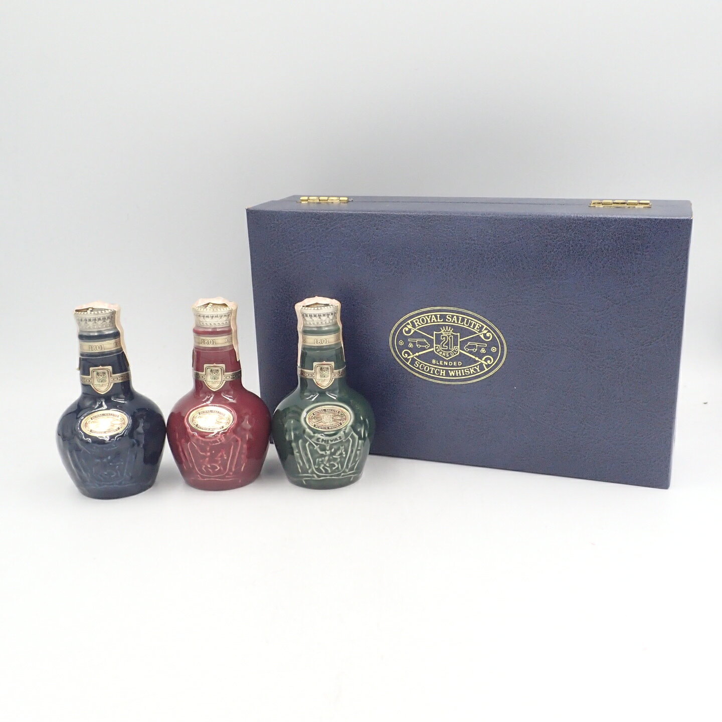 【セット】ロイヤルサルート ミニボトル 赤 青 緑 陶器 50ml 3本セット ケース付き Royal Salute【M】【中古】販売済み