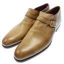 ▼状態ランク ▼商品詳細 ブランド CROCKETT&JONES（クロケット＆ジョーンズ） 色 ベージュ系 付属品 箱、保管袋、シューツリー 商品詳細 表記サイズ【7D】 アウトソール縦：30cm アウトソールウィズ：10cm 全高：cm ヒール：cm ※採寸に関しまして1～2cm程誤差が出てしまう場合もございます。予めご了承くださいませ。 状態詳細 僅かな履きジワと小傷が見られるほか、ソールと腰裏に僅かな擦れが見られます(画像参照)。 その他目立ったダメージやお汚れは見られません。まだまだ問題なくお使い頂けます。 梱包サイズ 80サイズ 商品管理番号 【ITYP9SUSPADZ】【TG】【LA】 ▼状態ランク詳細