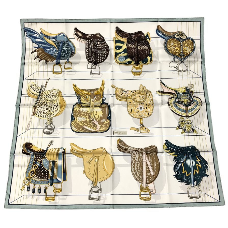 エルメス スカーフ カレ90 TOUS EN SELLE すべては鞍の中に ブルー系 レディース HERMES【AFI21】【中古】のサムネイル