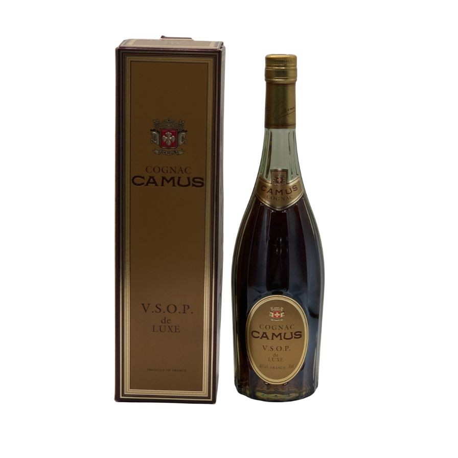 ▼商品詳細 メーカー・銘柄 カミュ VSOP デラックス CAMUS VSOP de LUXEカミュ VSOP デラックス CAMUS VSOP de LUXE 付属品 [箱や木箱]--- 本数 1本 内容量 700ml 度数 40% 状態詳細 未開栓のお品物です。（※タイトルに開栓済みと記載のある商品を除く） 本体・付属品・液面の状態など、必ず商品画像をご確認ください。 なお、本商品は二次流通品となります。 写真に写っていない箇所に数mm程度の微細なキズ・汚れ、ラベルのスレなどが見られる場合がございます。 また、撮影後の保管中に液面のわずかな目減りやオリの発生など、軽微な変化が生じる可能性もございます。 状態に敏感な方や完璧なコンディションをお求めの方は、ご購入をお控えください。 上記をご理解頂いた上でのご購入をお願い致します。 梱包サイズ 80サイズ 商品管理番号 【ITV0E9M9B8TE】【+】【D2】 備考 ※20歳以上の方のみ入札可能です。落札後取引ナビへ生年月日をご入力下さい。お客様の年齢確認をさせていただきます。 生年月日の入力が無い場合、税務署の指導により発送出来かねますので、ご了承下さい。 またクール便配送をご希望のお客様は、オーダーフォーム備考欄にクール便希望の旨を記載ください。 クール便配送の場合、通常の送料＋220円お支払いください。 ※タイトルに【東京都限定】とある商品に関しましては、酒類販売免許に条件があるため東京都内に発送先住所がある方にしか発送できません。入札された場合、落札者様都合で削除させていただきますこと、ご了承下さいませ。 結婚記念日 / 還暦 / 古希 / 喜寿 / 米寿 / 白寿 / 卒寿 / 百寿 / 成人式 / 入学式 / 卒業式 / 結婚式 / 出産 / 新築祝い / 初節句 / 七五三 / 銀婚式 / 金婚式 / ダイヤモンド婚式 / 出産祝い / 命名式 / お宮参り / 初誕生 / 入園式 / 進級祝い / 就職祝い / 成人式 / 結納 / 婚約式 / 新婚旅行 / 出産記念 / 引っ越し祝い / 退職祝い / 還暦祝い / 古希祝い / 喜寿祝い / 傘寿祝い / 卒寿祝い / 白寿祝い / 百寿祝い / 母の日 / 父の日 / 敬老の日 / バレンタインデー / ホワイトデー / クリスマス / お正月 / 節分 / ひな祭り / 端午の節句 / 七夕 / お盆 / お彼岸 / 十三参り / 仏事 / 法事 / お歳暮 / お中元 / 暑中見舞い / 寒中見舞い / 年賀状 / 快気祝い / 内祝い / 引き出物 / お礼状 / お祝い返し / 香典返し / 贈り物 / ホームパーティー / ハロウィン / クリスマスパーティー / 新年会 / 忘年会 / 誕生日パーティー / 結婚記念パーティー / ベビーシャワー / 送別会 / 歓迎会 / 卒業パーティー / 婚約パーティー / バチェロレッテパーティー / ディナーショー / ガーデンパーティー / ランチパーティー