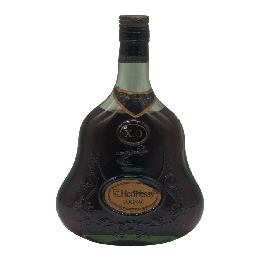▼商品詳細 メーカー・銘柄 Hennessy ヘネシーHennessy ヘネシー 付属品 ---- 本数 1本 内容量 750ml 度数 40% ダメージ等 次のダメージがございます。必ずお写真をご確認ください。【ラベル（表）ダメージ／汚れ・ラベル（裏）ダメージ／汚れ・キャップフィルムダメージ・液面低下・】 状態詳細 未開栓のお品物です。（※タイトルに開栓済みと記載のある商品を除く） 本体・付属品・液面の状態など、必ず商品画像をご確認ください。 なお、本商品は二次流通品となります。 写真に写っていない箇所に数mm程度の微細なキズ・汚れ、ラベルのスレなどが見られる場合がございます。 また、撮影後の保管中に液面のわずかな目減りやオリの発生など、軽微な変化が生じる可能性もございます。 状態に敏感な方や完璧なコンディションをお求めの方は、ご購入をお控えください。 上記をご理解頂いた上でのご購入をお願い致します。 梱包サイズ 80サイズ 商品管理番号 【IT2TSREVSOAK】【CE】【G1】 備考 ※20歳以上の方のみ入札可能です。落札後取引ナビへ生年月日をご入力下さい。お客様の年齢確認をさせていただきます。 生年月日の入力が無い場合、税務署の指導により発送出来かねますので、ご了承下さい。 またクール便配送をご希望のお客様は、オーダーフォーム備考欄にクール便希望の旨を記載ください。 クール便配送の場合、通常の送料＋220円お支払いください。 ※タイトルに【東京都限定】とある商品に関しましては、酒類販売免許に条件があるため東京都内に発送先住所がある方にしか発送できません。入札された場合、落札者様都合で削除させていただきますこと、ご了承下さいませ。 結婚記念日 / 還暦 / 古希 / 喜寿 / 米寿 / 白寿 / 卒寿 / 百寿 / 成人式 / 入学式 / 卒業式 / 結婚式 / 出産 / 新築祝い / 初節句 / 七五三 / 銀婚式 / 金婚式 / ダイヤモンド婚式 / 出産祝い / 命名式 / お宮参り / 初誕生 / 入園式 / 進級祝い / 就職祝い / 成人式 / 結納 / 婚約式 / 新婚旅行 / 出産記念 / 引っ越し祝い / 退職祝い / 還暦祝い / 古希祝い / 喜寿祝い / 傘寿祝い / 卒寿祝い / 白寿祝い / 百寿祝い / 母の日 / 父の日 / 敬老の日 / バレンタインデー / ホワイトデー / クリスマス / お正月 / 節分 / ひな祭り / 端午の節句 / 七夕 / お盆 / お彼岸 / 十三参り / 仏事 / 法事 / お歳暮 / お中元 / 暑中見舞い / 寒中見舞い / 年賀状 / 快気祝い / 内祝い / 引き出物 / お礼状 / お祝い返し / 香典返し / 贈り物 / ホームパーティー / ハロウィン / クリスマスパーティー / 新年会 / 忘年会 / 誕生日パーティー / 結婚記念パーティー / ベビーシャワー / 送別会 / 歓迎会 / 卒業パーティー / 婚約パーティー / バチェロレッテパーティー / ディナーショー / ガーデンパーティー / ランチパーティー