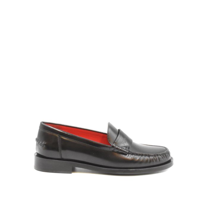 【楽天ブラックフライデー最大80%OFF+P2倍~】FERRAGAMO フェラガモ レディース ローファー 76398901F866 Moccasins Bla...