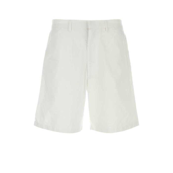 ブランド Prada（プラダ） カテゴリ ショートパンツ SKU SPH461SOOO16FSF0009 サイズ S M L XL 2XL →サイズガイドはこちら カラー White 素材 Exterior: 100% Cotton 生産国 ITA 注意事項 送料無料 配送日数：平均7日~12日（土日・祝日を除く） 配送プロセス：ご注文リクエスト→ご注文/決済確定→海外配送→国内検品/配送 配送日数は、現地パートナーによる発送遅延や、空輸状況により遅延の可能性があります。 ご注文確定後のキャンセルについては承っておりません。 配送ガイド 注文後のキャンセル/交換は承っておりません。 注文後、海外パートナーに発注及び在庫手配が行われます 注文後、在庫手配中に商品の欠陥、在庫不足、出荷遅延などの理由で、注文がキャンセルされることがあります。あらかじめご了承ください。 表示価格は輸入関税・輸入消費税・国際送料込みの価格です。 表示の参考定価は当社が独自に調査を行った価格になります。国内取扱店の定価と異なる可能性がございます。 掲載商品には店頭展示商品も含まれるため、特に過去シーズンの革製品など細かなスレなどが見受けられる可能性がございます。 ご使用のPCやスマートフォンのモニター環境により、商品の色合いが異なる可能性がございます。 サイズタイプ（IT、UK、USなど）が明記されてない場合があります。詳細につきましては、お手数ですがカスタマーサポートまでお問い合わせください。 ベルト、シューズ、帽子等、アクセサリー類の中にも性別によってサイズ感が大きく異なるアイテムがございます。 付属の箱や包装にやむ得ない傷や凹み等がある場合がございます。こちらは初期不良の対象とはなりませんのでご了承ください。 一部ブランドでは箱が付属していない場合等、ブランド直営店とは付属品が一部異なる場合があります。 2シーズンより前の商品はセールアイテムのため、箱やタグが旧デザインの場合や、付属品にわずかなスレ、破損、不足がある場合があります。 →「本物ですか？」というご不安をお持ちの方へ→よくあるご質問はこちらから Prada（プラダ）のアイテムを見る ブランド一覧はこちら アイテム一覧はこちら