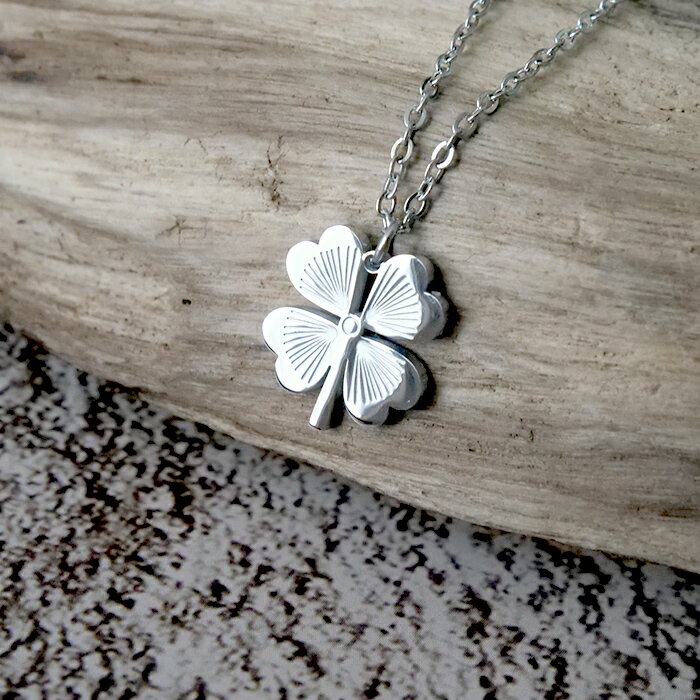 金属アレルギー対応【74. シンプルクローバー ネックレス アズキチェーン シルバー 40cm】 アジャスター付 サージカルステンレス 316 医療用 45cm【メール便送料無料】