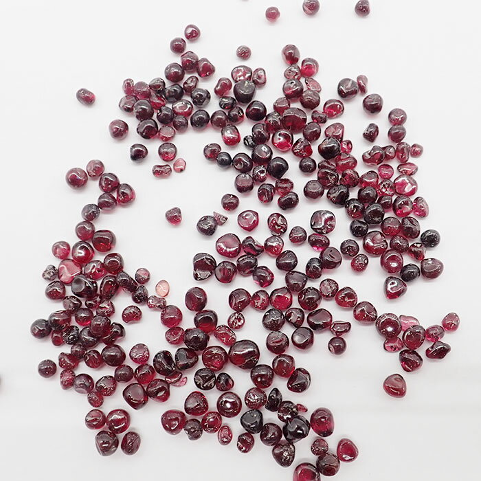 【さざれ】ガーネット 100g 2~4mm　穴なし パワーストーン(1kg-66)　ストーンチップ 天然石　国内発送