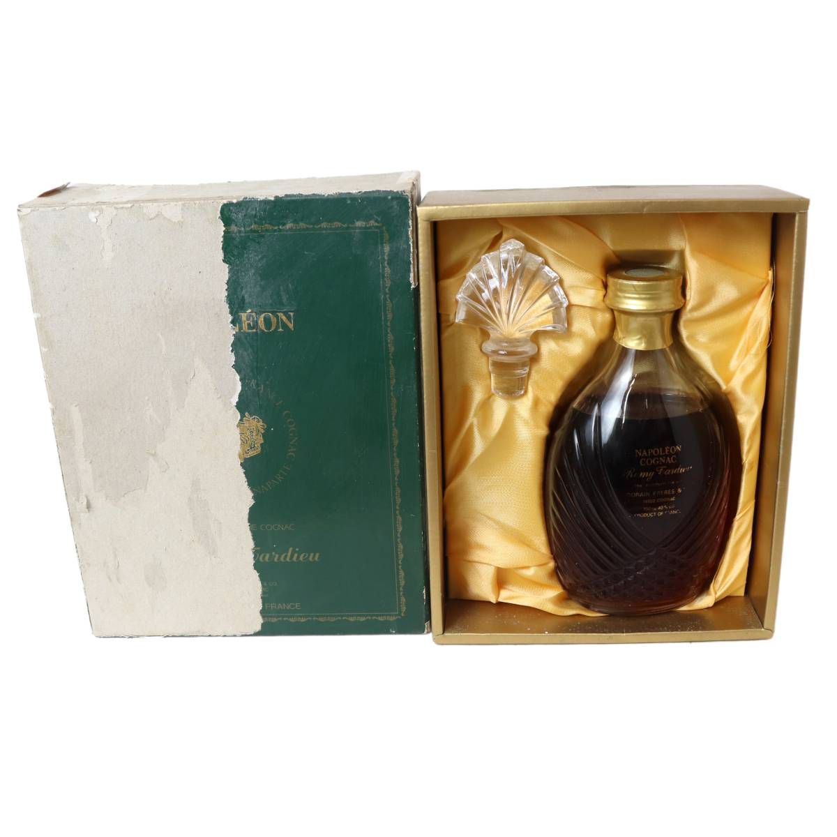【商品名】REMY TARDIEU NAPOLEON レミータルデュー ナポレオン【容量】750ml【度数】アルコール度数40％【詳細情報】未開栓の新古品です。※画像の商品が現物です。ラベルやキャップ部の痛み等は画像でご確認ください。※年数経過品の為、開栓時にコルクが砕ける可能性があります。また、古酒につき、味や品質、風味は保証いたしかねます。上記ご理解いただいたうえでご購入いただけますようお願い申し上げます。【注意】 この商品はお酒です。20歳未満者の飲酒は法律により禁止されております。20歳未満者のご購入は固くお断りします。代理購入であっても販売をお断りしています。【備考】ご注文時に、備考欄に生年月日のご入力をお願い致します。生年月日のご入力がない場合は発送ができませんので、予めご了承願います。酒類通信販売免許規定のため、直接店舗へご来店での販売はできません。【免許】酒類販売業免許　西宮酒第417号【発送元店舗】リバースちぇるる野毛店この商品に関するお問合わせはリバースちぇるる野毛店 TEL/045-251-2881 まで商品番号：iso260424oc05