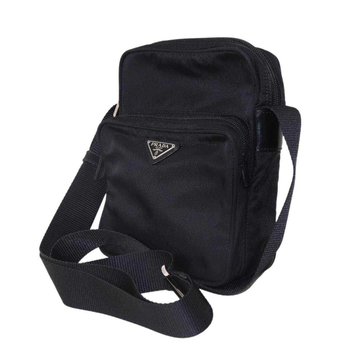 PRADA - 【中古】 PRADA/プラダ ナイロン　ショルダーバッグ　斜めがけ　ブラック ES Bランク