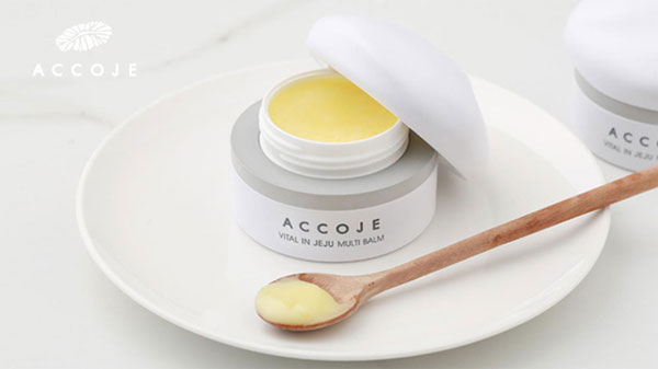ACCOJE バイタルインチェジュマルチバーム乾燥した肌のための前身に使用可能なマルチバーム