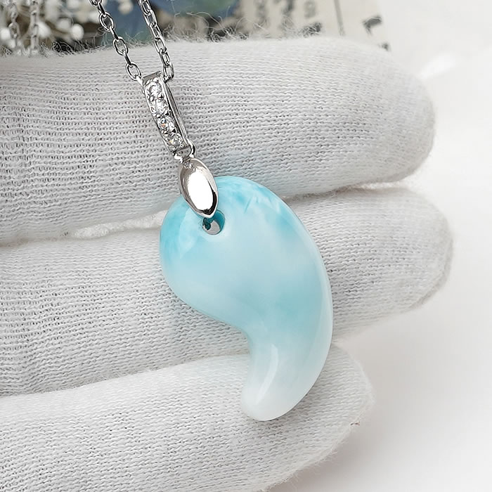 Rakuten - 【一点物】ラリマー 勾玉 ペンダントトップ ネックレス 天然石 パワーストーン larimar まがたま 勾玉ネックレス