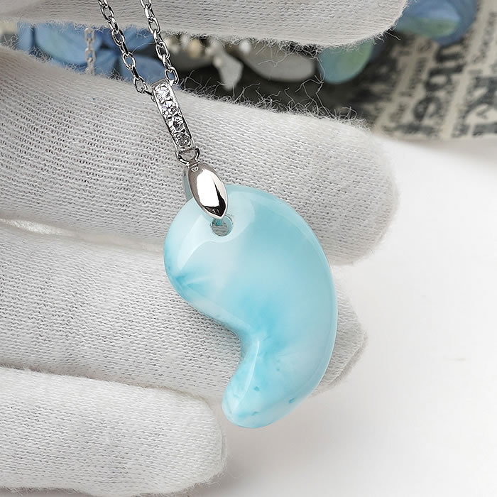 【一点物】ラリマー 勾玉 ペンダントトップ ネックレス 天然石 パワーストーン larimar まがたま 勾玉ネックレス