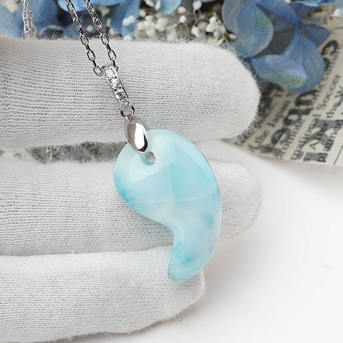 Rakuten - 【一点物】ラリマー 勾玉 ペンダントトップ ネックレス 天然石 パワーストーン larimar まがたま 勾玉ネックレス