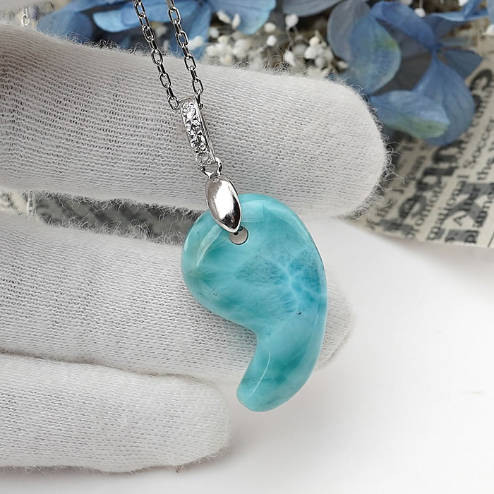 Rakuten - 【一点物】ラリマー 勾玉 ペンダントトップ ネックレス 天然石 パワーストーン larimar まがたま 勾玉ネックレス