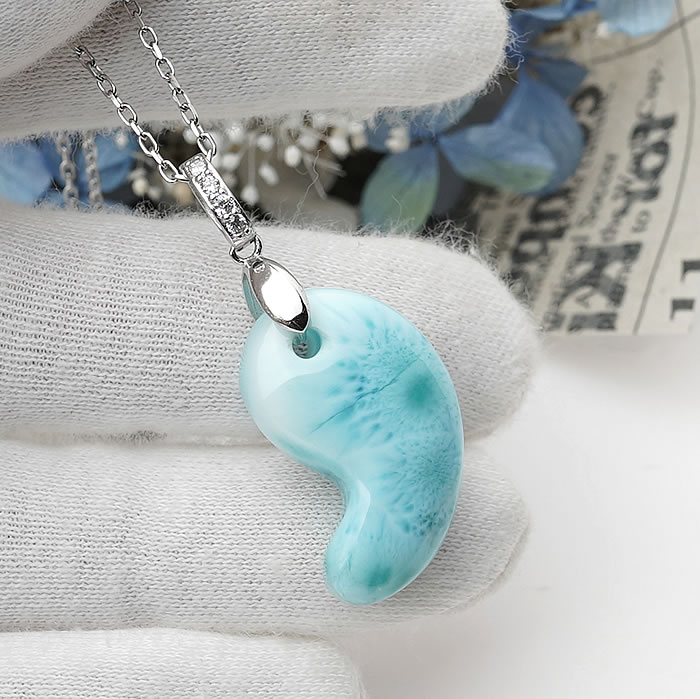 Rakuten - 【一点物】ラリマー 勾玉 ペンダントトップ ネックレス 天然石 パワーストーン larimar まがたま 勾玉ネックレス