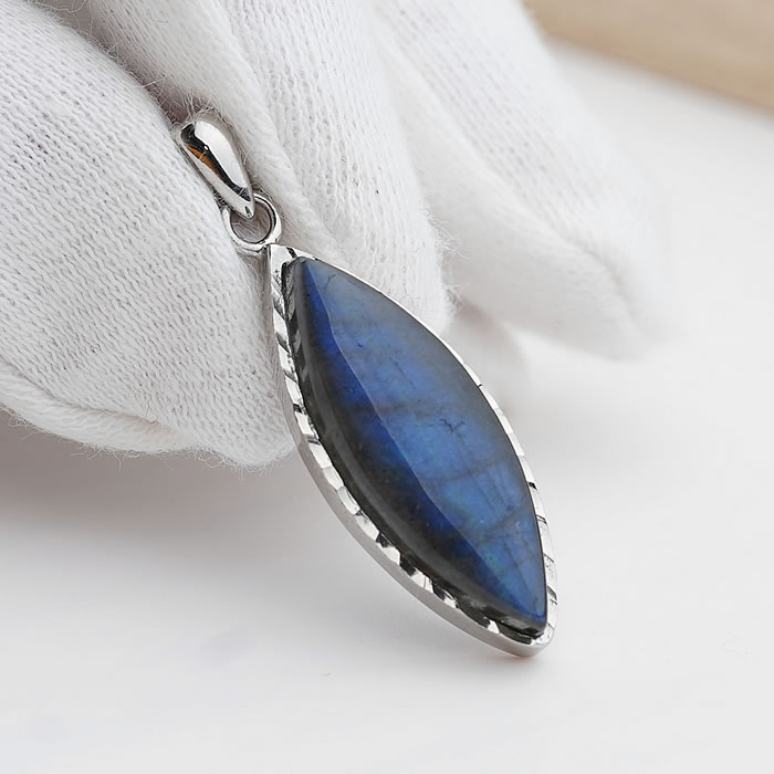 【一点物】【高品質】ブラックラブラドライトAAA ペンダントトップ ネックレス 天然石 パワーストーン ..