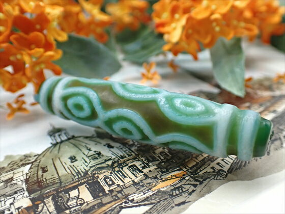 【チベット天珠】 特殊九眼天珠 緑 【一点物】