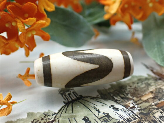 【チベット天珠】 虎牙天珠・白 【一点物】