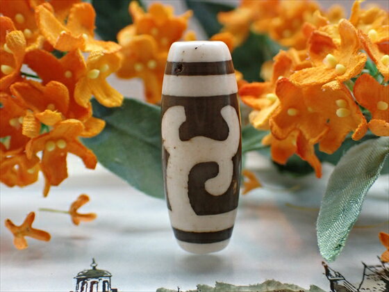 【チベット天珠】 緑度母天珠・白 【一点物】 【※注意事項あり】