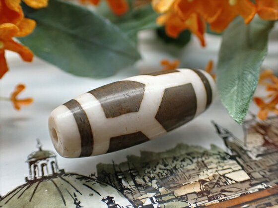 【チベット天珠】 亀甲長寿天珠・白 【一点物】