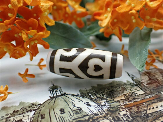 【チベット天珠】 亀甲蓮花天珠・白 【一点物】