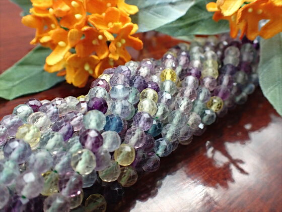 【連売り商品】フローライト 多面カット 丸玉 Φ4mm 約95粒 一連 約38cm