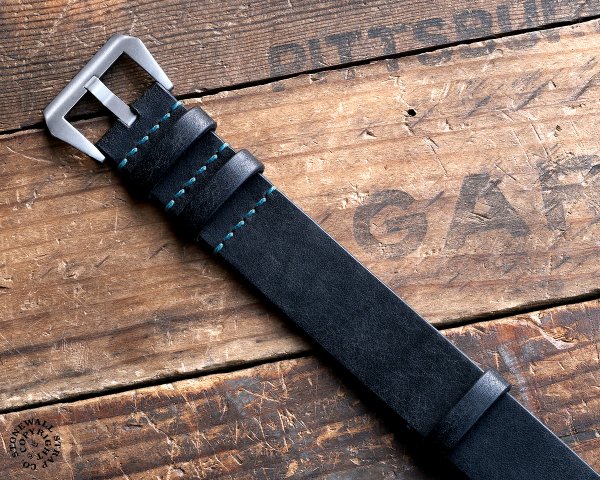 STONEWALL for PANERAI ストラップ HYGIENIC ブラック x ブルー カテゴリ : パネライ NATO ベルト NATOベルト NATOストラップ ショート ビンテージ アンティーク レザー 黒 軍用時計 オーダーメイド 対応 : 20mm 22mm 24mm 26mm 38mm 40mm 42mm 44mm 45mm 47mm 48mm