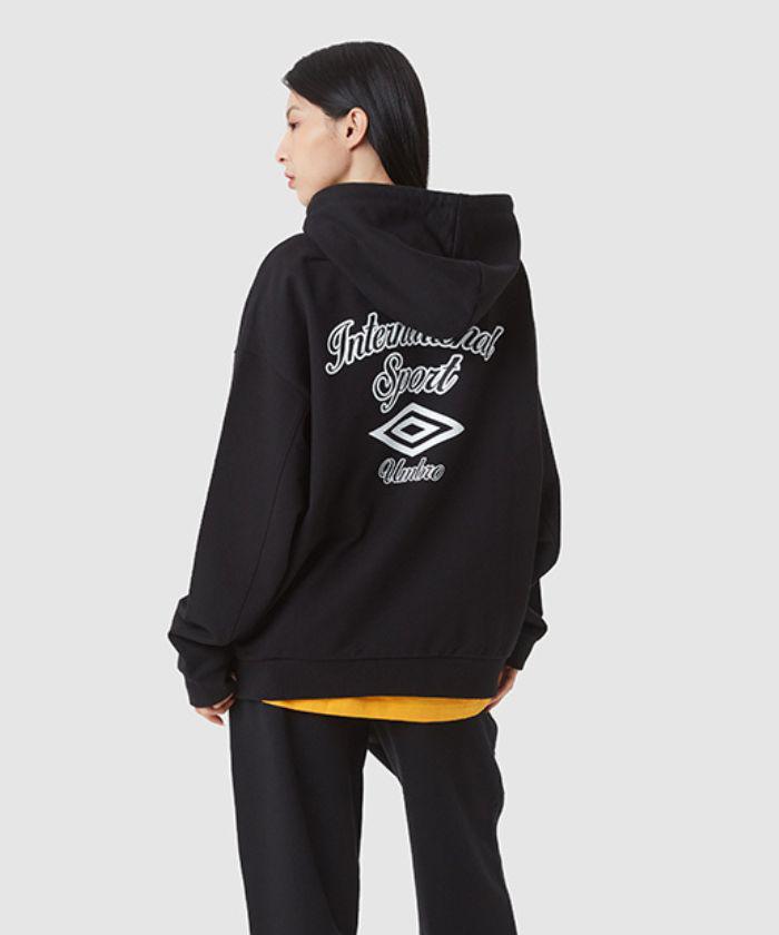 【公式】 アンブロ 【UMBRO KOREA】 HERITAGE HOODIE フーディー スウェットパーカー 肉厚 エンブレム メンズ 韓国 ウェア ジャージ スウェット サッカー フットボール スポーツブランド 2023年秋冬モデル ULUWKF21