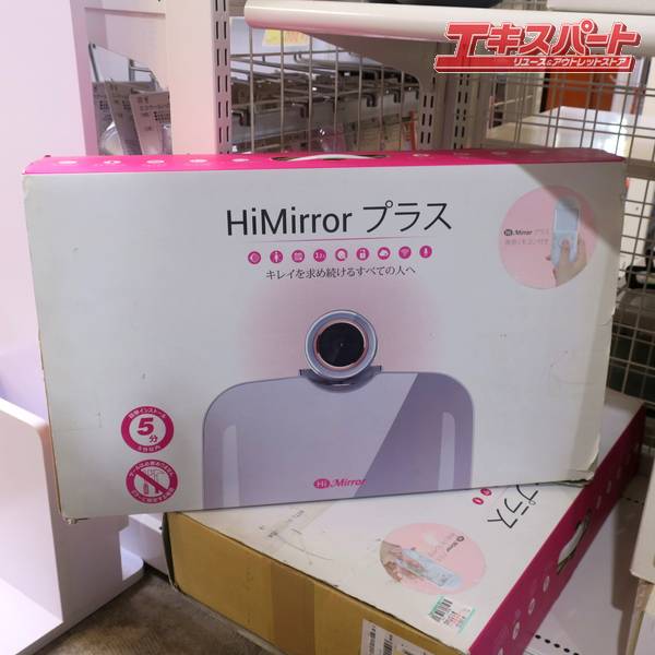 商品説明※他ECサイト・店舗でも併売しているため、購入タイミングによりキャンセルさせていただく場合がございます。予めご了承ください。XYZプリンティングジャパン HiMirror プラス 戸塚店スキンケア分析機能を搭載したHiMirrorプラス、スマート機能で美しさをサポート。- ブランド: HiMirror- モデル名: プラス- 機能: スキンケア分析- 付属品: 電源ケーブル- 特長: スマート機能【商品状態】状態確認の為、開封しましたが未使用の状態です。未使用の為、動作確認は行っておりません。箱にダメージがございます。【商品コード】209-000483-000 D注意事項写真・説明をよくご覧頂き、ご検討をお願いします。画像に写っている物のみです。写っていない物は付属しておりません。ご希望の方には領収書を発行いたしますので、ご購入後に宛名、但し書き等の記載事項を添えて領収書ご希望の旨お知らせください。発送詳細直接もお引取可能です。お引渡しは弊社指定の住所（神奈川県横浜市戸塚区東俣野町975-1 　 になりますのでご了承下さい。なお長期保管は承れませんので、購入後1週間程度の間にお支払いからお引取まで完了頂ける場合に限らせて頂きます。当社指定の運送会社でのお届けとなります。お届け方法のご指定は承っておりませんのでご了承下さい。梱包にリサイクルダンボールを使用させて頂く場合がございます。　 モニターの発色具合によって実際のものと色が異なる場合があります。 タイトルの中古ー未使用について 通常の新品販売と異なるルートから仕入れた新品や、一度販売されたものの、未開封のまま一度も利用されずに再販する商品となります 北海道・沖縄県・離島への配送について 一部の商品に関しまして、北海道・沖縄県・離島への配送をお受けできない場合がございます。 誠に恐れ入りますが、当店にてご注文確認後にご連絡させていただき、ご注文はキャンセルとさせていただきます。