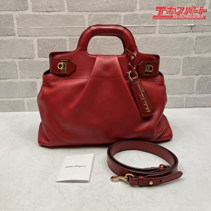 Salvatore Ferragamo サルヴァトーレ・フェラガモ ガンチーニ 2WAYバッグ　レッド 戸塚店