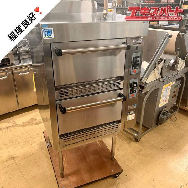 直接引取り/地域限定配送商品説明※他ECサイト・店舗でも併売しているため、購入タイミングによりキャンセルさせていただく場合がございます。予めご了承ください。※引き取り限定 コメットカトウ CRA2-100NS 都市ガス 100V 立体炊飯器10升炊き 2015年製 戸塚店【寸法】W780×D740×H1530mm型式：CRA2-100NSガス接続：20Aガス消費量：13Aガス 20.9KW 18000kcal/h定格電気消費量：30W重量：約134キロ炊飯容量：5升×2年式：2015年製【商品状態】動作確認済みです。若干の使用感ございますが概ね綺麗です。専用窯付きです。【商品コード】O004867142-033472-001注意事項写真・説明をよくご覧頂き、ご検討をお願いします。画像に写っている物のみです。写っていない物は付属しておりません。ご希望の方には領収書を発行いたしますので、ご購入後に宛名、但し書き等の記載事項を添えて領収書ご希望の旨お知らせください。発送詳細直接引取り及び地域限定配送品可です。お引渡しは弊社指定の住所（神奈川県横浜市戸塚区東俣野町975-1 　 になりますのでご了承下さい。なお長期保管は承れませんので、購入後1週間程度の間にお支払いからお引取まで完了頂ける場合に限らせて頂きます。地域限定配送神奈川県/東京都内であれば、スケジュール・配送場所により自社で配送も可能です、購入前に事前にご相談くださいませ。一部離島や場所により配送ができないエリアもございます。基本は車上渡しになります。予めご了承下さい。　 モニターの発色具合によって実際のものと色が異なる場合があります。 タイトルの中古ー未使用について 通常の新品販売と異なるルートから仕入れた新品や、一度販売されたものの、未開封のまま一度も利用されずに再販する商品となります 北海道・沖縄県・離島への配送について 一部の商品に関しまして、北海道・沖縄県・離島への配送をお受けできない場合がございます。 誠に恐れ入りますが、当店にてご注文確認後にご連絡させていただき、ご注文はキャンセルとさせていただきます。