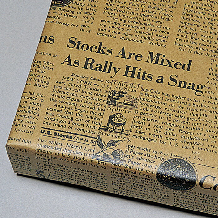 【100枚入り】包装紙 ボビー 半裁未晒クラフト紙に洋風デザインでおしゃれなラッピングに。父の日のギフトラッピングにおすすめの包装紙です。送料無料 包装紙 ラッ...