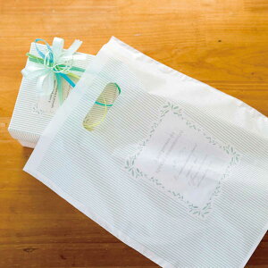 【100枚入り】手提げポリ袋 ミントストライプ 26×29×底マチ10cm淡いミントグリーンのストライプが爽やかな手提げポリ袋はホワイトデーギフトにおすすめ。※底マチ有り。送料無料 ラッピング 袋 ギフト かわいい おしゃれ ビニール グリーン ホワイトデー