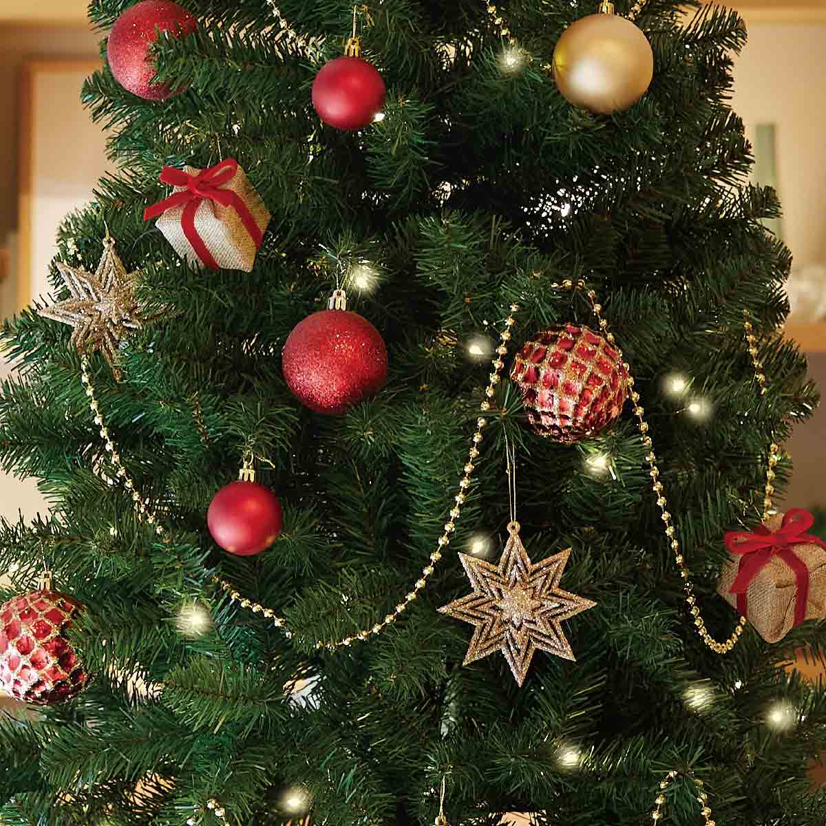 ウッドポットクリスマスツリーセット レッド 高さ210cm 1セット木製ベース付きの王道レッドツリーは、どんな場所にも飾りやすいベーシックなデザインです。送料無料 大型 おしゃれ 北欧 ライト led 電飾 高級