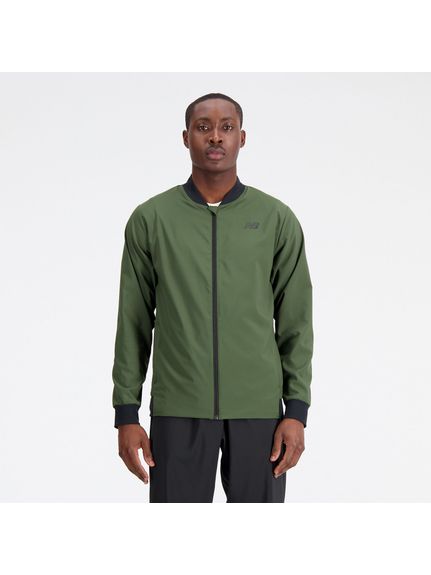 TENACITY ボンバーウーブンジャケット KOU カラー KOU サイズ S/M/L/XL/XXL 実寸(cm) S：着丈(cm):69.2,身幅(cm):45.7,肩幅(cm):41.9,袖丈(cm):66M：着丈(cm):70.8,身幅(cm):48.3,肩幅(cm):43.2,袖丈(cm):66.4L：着丈(cm):72.4,身幅(cm):52.1,肩幅(cm):45.1,袖丈(cm):67XL：着丈(cm):75.2,身幅(cm):55.9,肩幅(cm):47,袖丈(cm):67.6XXL：着丈(cm):78.1,身幅(cm):61,肩幅(cm):49.5,袖丈(cm):68.6 素材 リサイクルポリエステル55%、ポリエステル45% 原産国 Vietnam メーカー品番 0286MJ31017KOU01 コメント Tenacityワークアウトから自宅でのくつろぎまでバーサタイルにカバーするTenacityコレクションのボンバージャケット。ライトウェイトでストレッチ性の高いメカニカルストレッチウーブン素材を採用し、襟と袖口部分をニットで仕上げたデザイン。脇の切替え部分にハンドポケットを装備。enacity ボンバーウーブンパンツとのセットアップもおすすめ。優れた吸汗速乾性を発揮するテクノロジー「NB DRY」を採用し、カラダをドライにキープ。●参考サイズ(着丈×身幅×肩幅×袖丈)S(69.2×45.7×41.9×66cm)M(70.8×48.3×43.2×66.4cm)L(72.4×52.1×45.1×67cm)XL(75.2×55.9×47×67.6cm)2XL(78.1×61×49.5×68.6cm)メーカー品番：MJ31017KOU