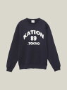 KATION SPORTS & WELLNESS(カティオン スポーツ アンド ウェルネス)カレッジロゴスウェット クルーネック