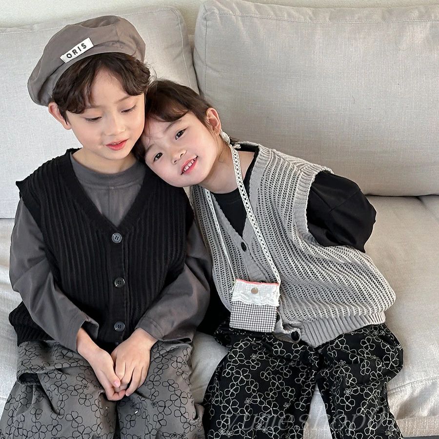 【送料無料】子供の春の新作のきれな色の透け雕りのベストの男女の赤ちゃんの森系のレトロなチョッキの肩